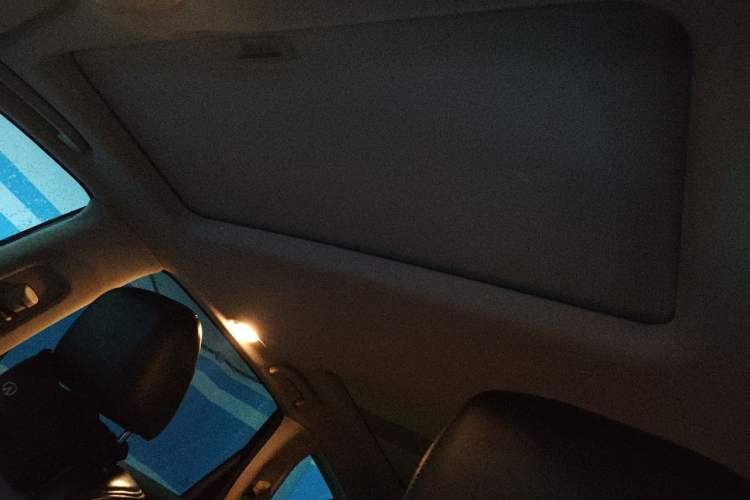 Used Infiniti JX 2013 JX35 Two-Wheel-Drive Excellence Edition Headliner