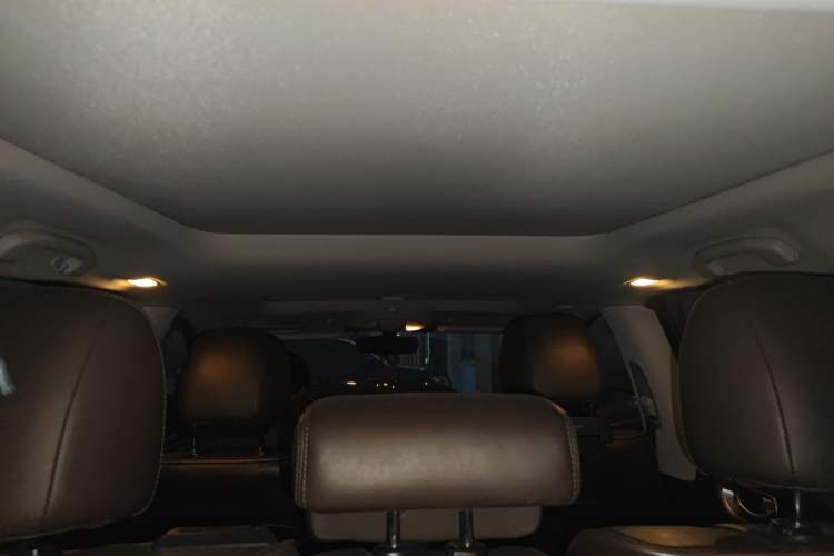Used Infiniti JX 2013 JX35 Two-Wheel-Drive Excellence Edition Headliner