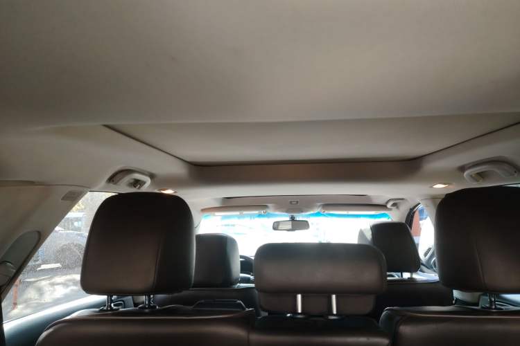 Used Infiniti JX 2013 JX35 Two-Wheel-Drive Excellence Edition Headliner