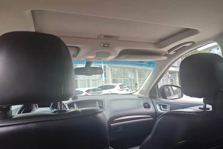 Used Infiniti JX 2013 JX35 Two-Wheel-Drive Excellence Edition Headliner