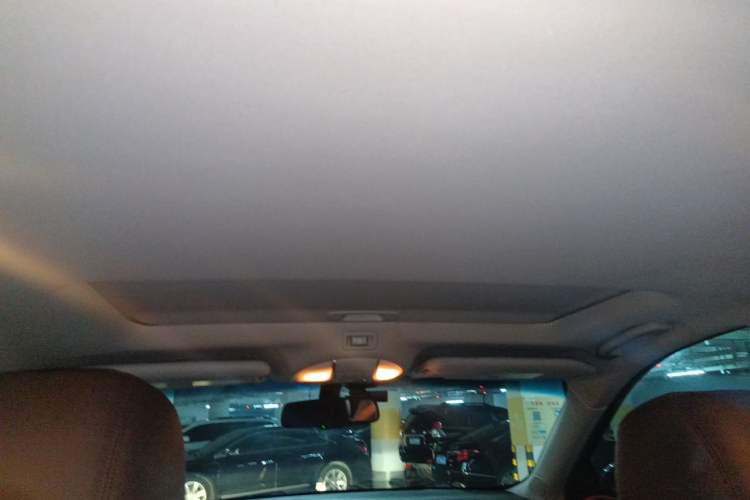 Used Infiniti JX 2013 JX35 Two-Wheel-Drive Excellence Edition Headliner