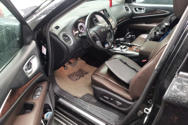 Used Infiniti JX 2013 JX35 Two-Wheel-Drive Excellence Edition Interior 3