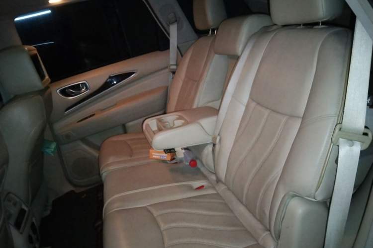 Used Infiniti JX 2013 JX35 4x4 All-Terrain Edition Left Rear Seat