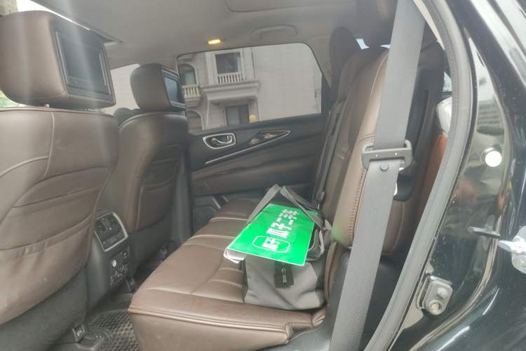 Used Infiniti JX 2013 JX35 4x4 All-Terrain Edition Left Rear Seat