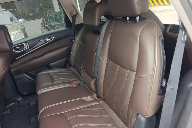 Used Infiniti JX 2013 JX35 4x4 All-Terrain Edition Left Rear Seat