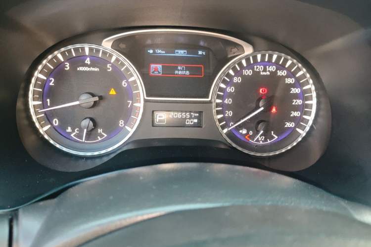Used Infiniti JX 2013 JX35 Two-Wheel-Drive Excellence Edition Odometer Close Up