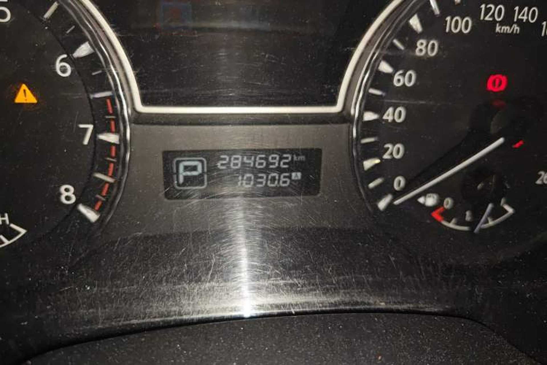 Used Infiniti JX 2013 JX35 Two-Wheel-Drive Excellence Edition Odometer Close Up