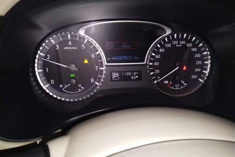 Used Infiniti JX 2013 JX35 4x4 All-Terrain Edition Odometer Close Up