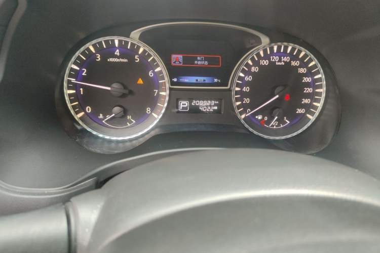 Used Infiniti JX 2013 JX35 4x4 All-Terrain Edition Odometer Close Up