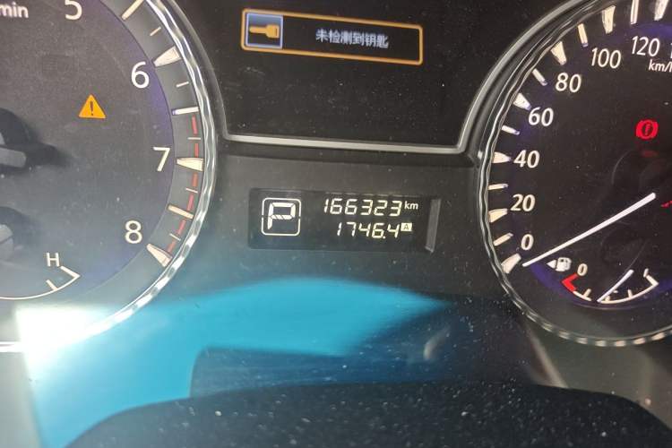 Used Infiniti JX 2013 JX35 Two-Wheel-Drive Excellence Edition Odometer Close Up