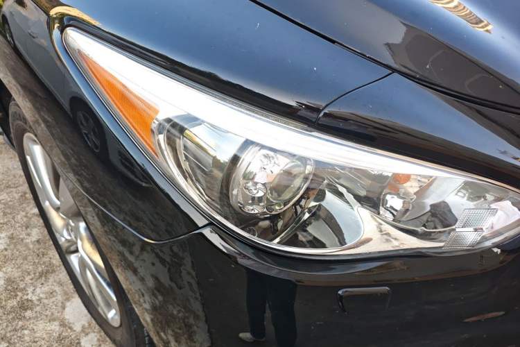 Used Infiniti JX 2013 JX35 Two-Wheel-Drive Excellence Edition Right Front Headlight