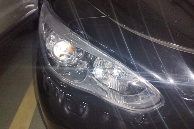 Used Infiniti JX 2013 JX35 Two-Wheel-Drive Excellence Edition Right Front Headlight