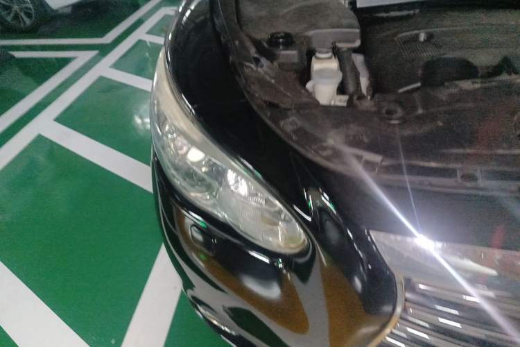 Used Infiniti JX 2013 JX35 Two-Wheel-Drive Excellence Edition Right Front Headlight
