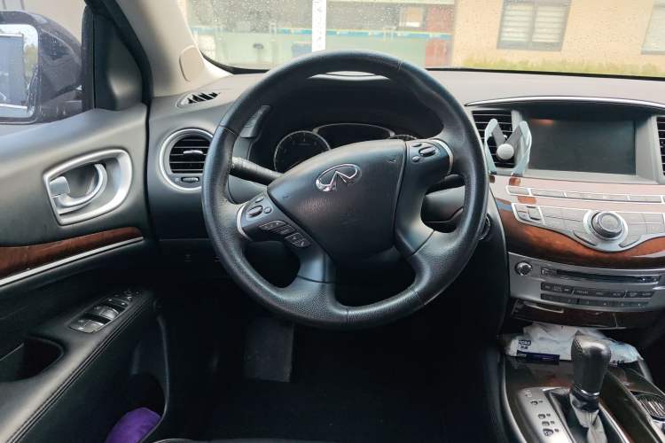 Used Infiniti JX 2013 JX35 Two-Wheel-Drive Excellence Edition Steering Wheel