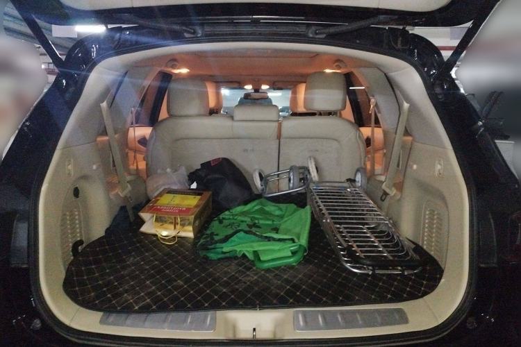 Used Infiniti JX 2013 JX35 Two-Wheel-Drive Excellence Edition Trunk