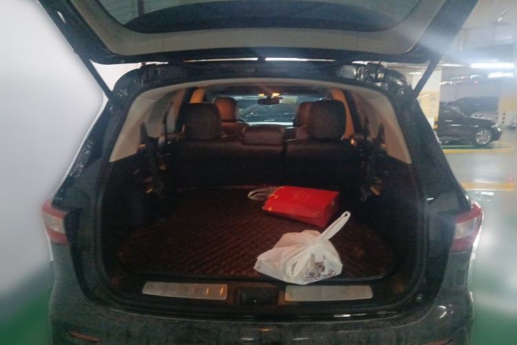 Used Infiniti JX 2013 JX35 Two-Wheel-Drive Excellence Edition Trunk