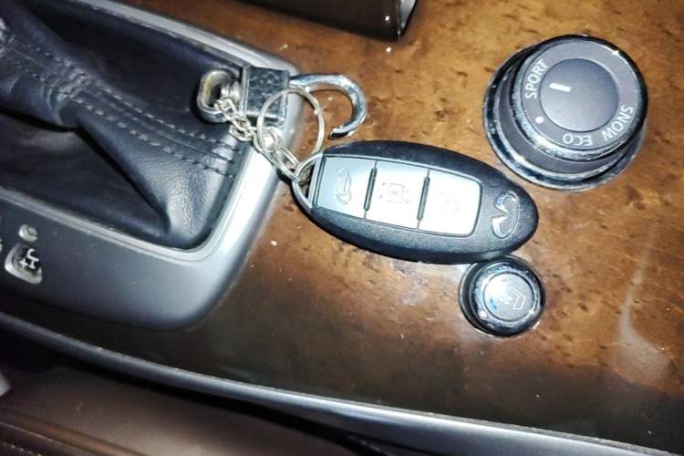 Used Infiniti JX 2013 JX35 4x4 All-Terrain Edition Vehicle Key