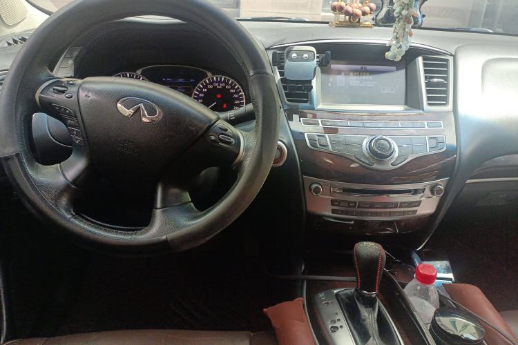 Used Infiniti JX 2013 JX35 Two-Wheel-Drive Excellence Edition Center Console