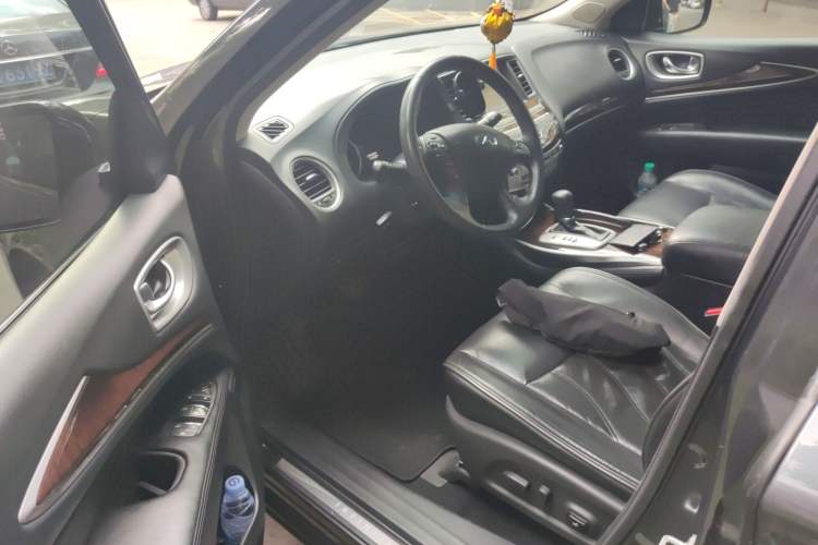 Used Infiniti JX 2013 JX35 Two-Wheel-Drive Excellence Edition Driver Seat