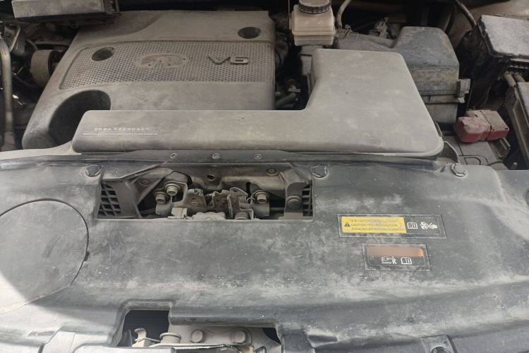 Used Infiniti JX 2013 JX35 Two-Wheel-Drive Excellence Edition Engine Bay