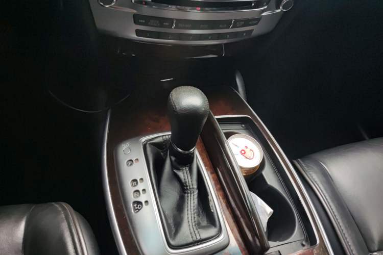 Used Infiniti JX 2013 JX35 Two-Wheel-Drive Excellence Edition Gear Lever