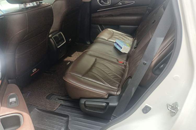 Used Infiniti JX 2013 JX35 Two-Wheel-Drive Excellence Edition Left Rear Seat
