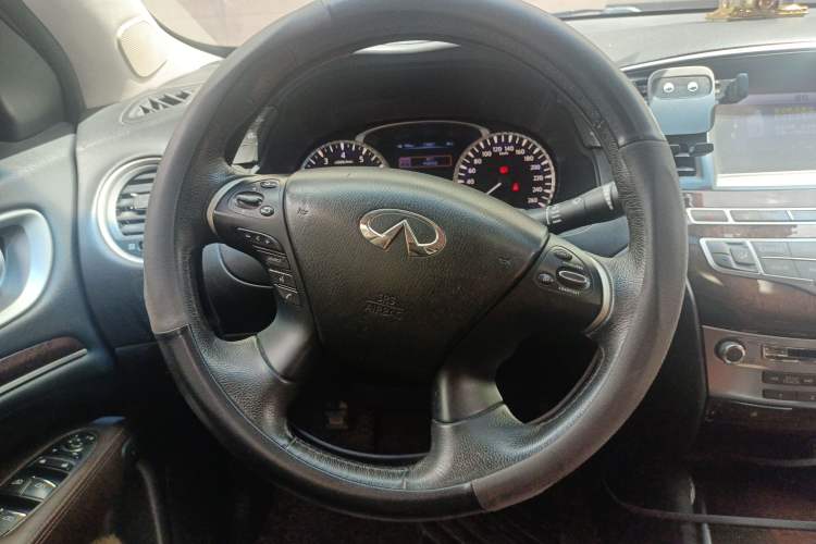 Used Infiniti JX 2013 JX35 Two-Wheel-Drive Excellence Edition Steering Wheel