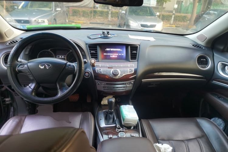 Used Infiniti JX 2013 JX35 Two-Wheel-Drive Excellence Edition Center Console