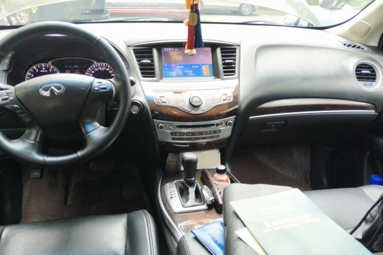 Used Infiniti JX 2013 JX35 Two-Wheel-Drive Excellence Edition Center Console
