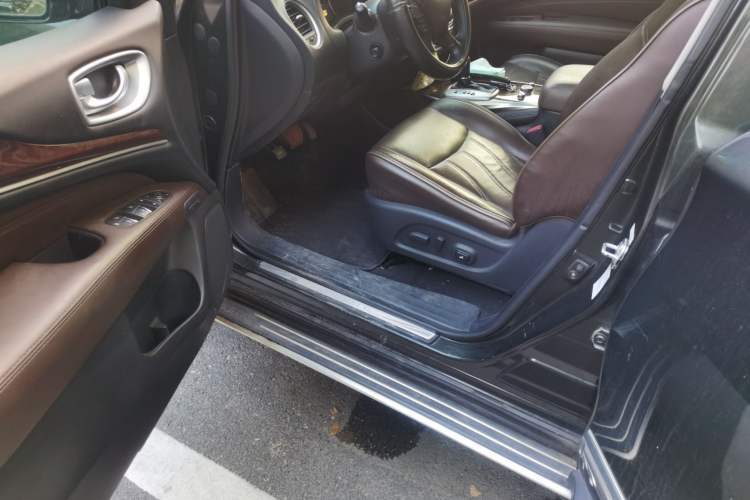 Used Infiniti JX 2013 JX35 Two-Wheel-Drive Excellence Edition Driver Seat