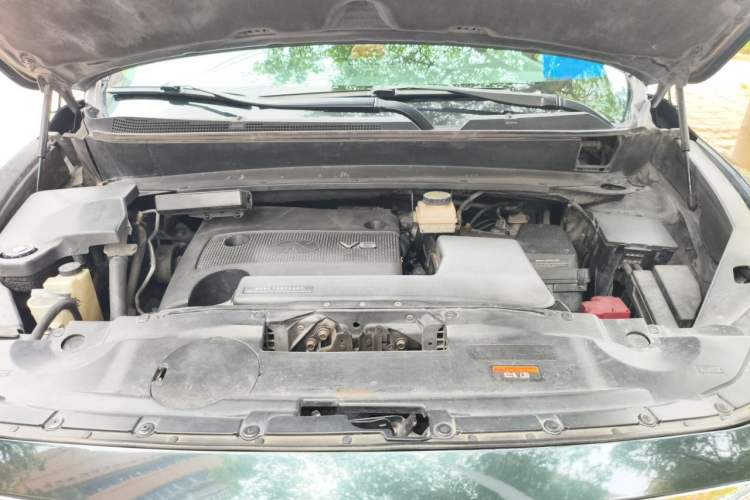 Used Infiniti JX 2013 JX35 Two-Wheel-Drive Excellence Edition Engine Bay