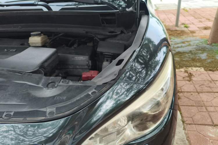 Used Infiniti JX 2013 JX35 Two-Wheel-Drive Excellence Edition Engine Bay Left