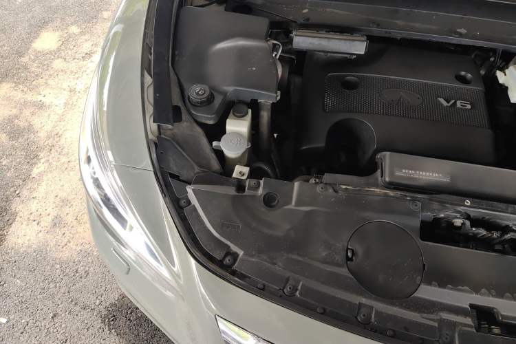 Used Infiniti JX 2013 JX35 4x4 All-Terrain Edition Engine Bay Right