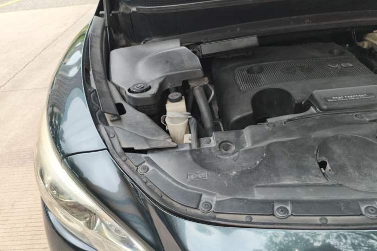 Used Infiniti JX 2013 JX35 Two-Wheel-Drive Excellence Edition Engine Bay Right