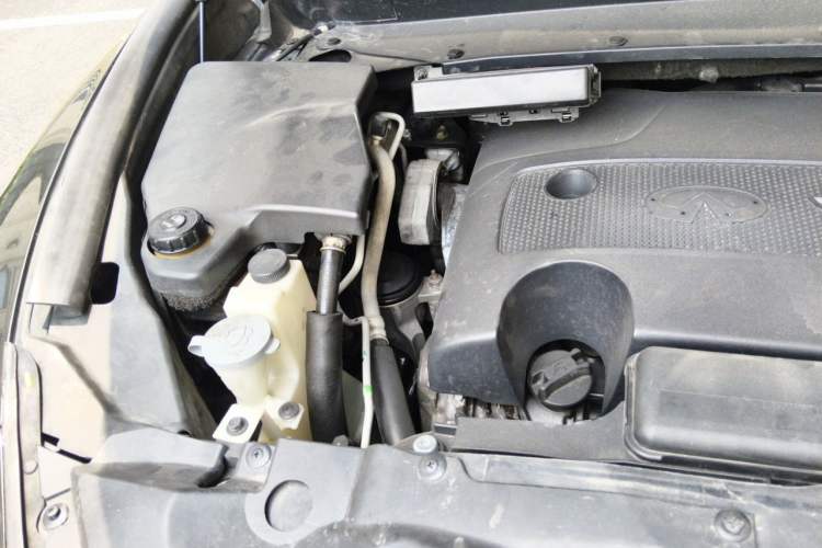 Used Infiniti JX 2013 JX35 Two-Wheel-Drive Excellence Edition Engine Bay Right