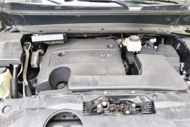 Used Infiniti JX 2013 JX35 Two-Wheel-Drive Excellence Edition Engine Bay