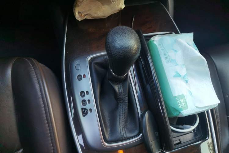 Used Infiniti JX 2013 JX35 Two-Wheel-Drive Excellence Edition Gear Lever