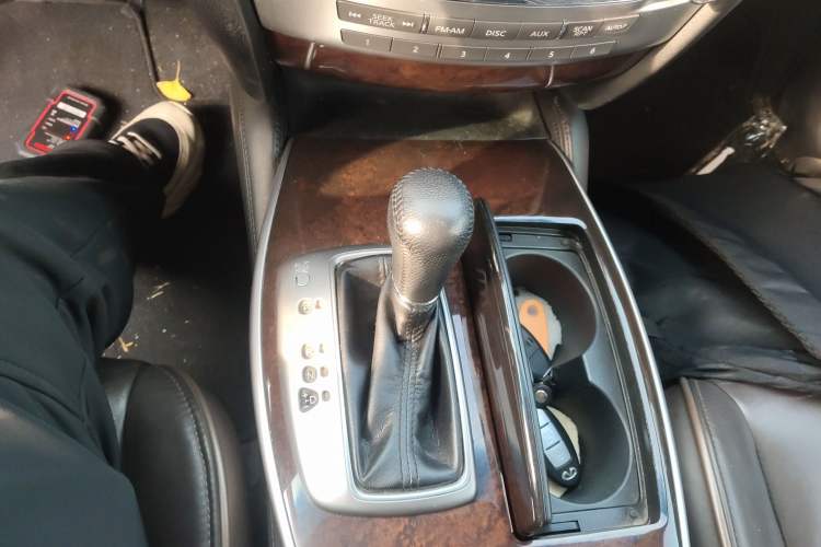 Used Infiniti JX 2013 JX35 Two-Wheel-Drive Excellence Edition Gear Lever