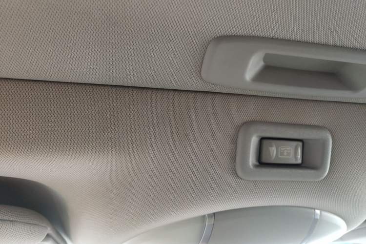 Used Infiniti JX 2013 JX35 Two-Wheel-Drive Excellence Edition Headliner