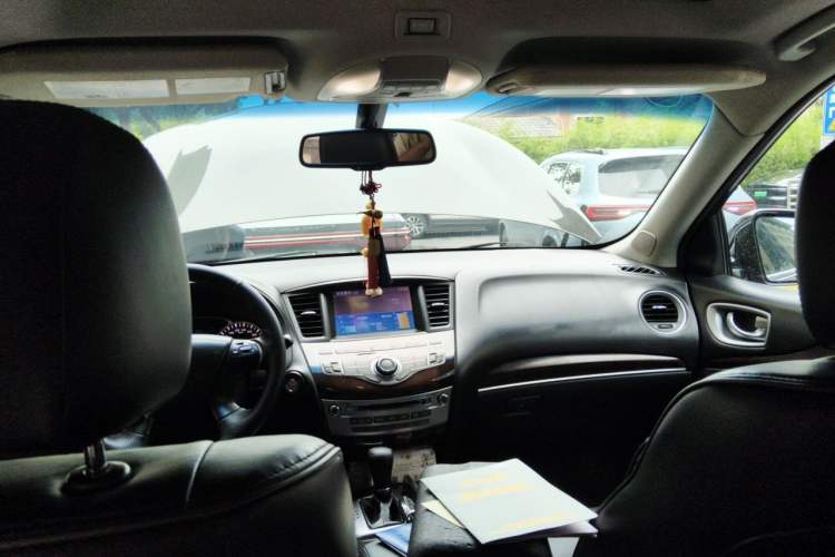 Used Infiniti JX 2013 JX35 Two-Wheel-Drive Excellence Edition Headliner