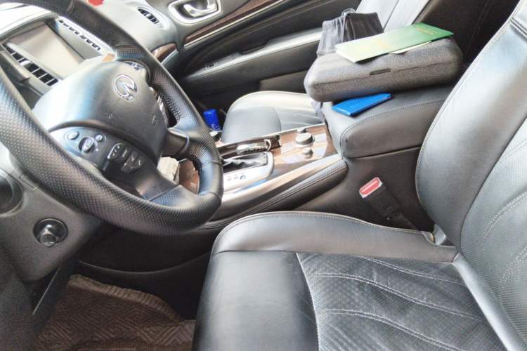 Used Infiniti JX 2013 JX35 Two-Wheel-Drive Excellence Edition Left Front Seat