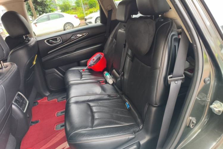 Used Infiniti JX 2013 JX35 Two-Wheel-Drive Excellence Edition Left Rear Seat
