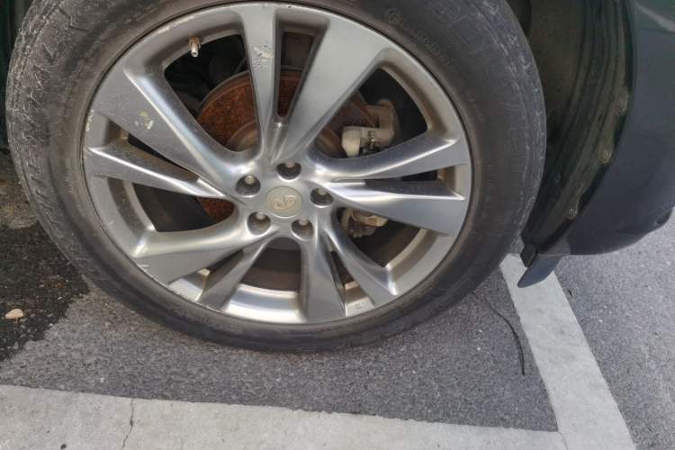 Used Infiniti JX 2013 JX35 Two-Wheel-Drive Excellence Edition Right Front Wheel Hub