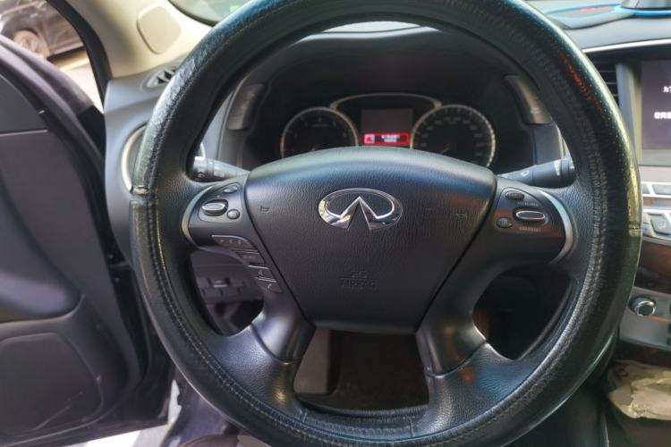 Used Infiniti JX 2013 JX35 Two-Wheel-Drive Excellence Edition Steering Wheel