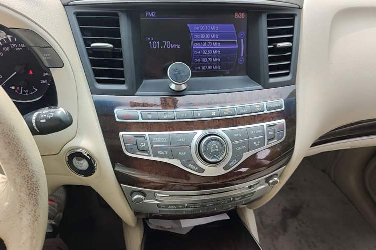 Used Infiniti JX 2013 JX35 Two-Wheel-Drive Excellence Edition Audio And AC Panel