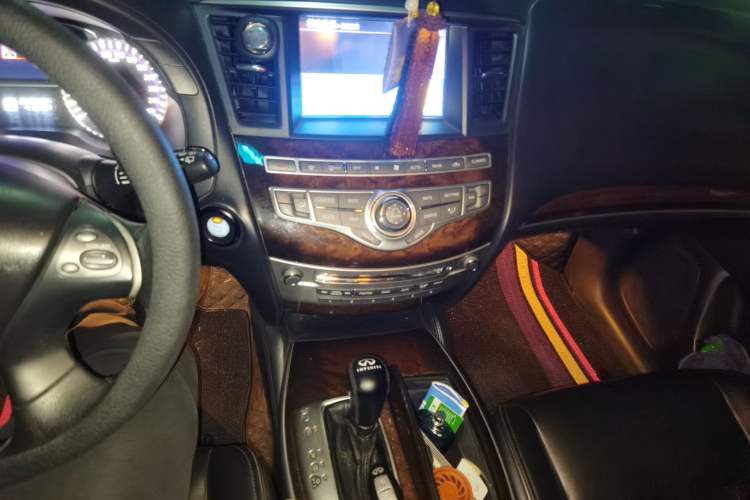 Used Infiniti JX 2013 JX35 Two-Wheel-Drive Excellence Edition Audio And AC Panel