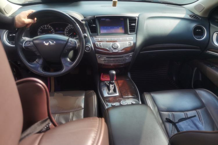 Used Infiniti JX 2013 JX35 4x4 All-Terrain Edition Center Console