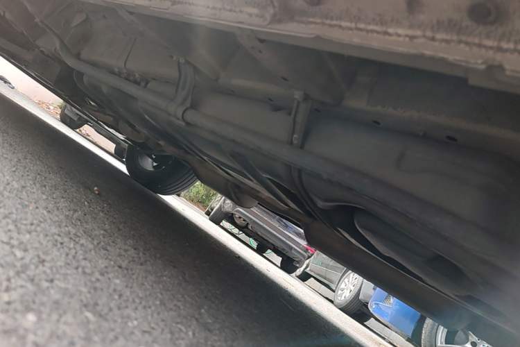 Used Infiniti JX 2013 JX35 Two-Wheel-Drive Excellence Edition Chassis Rear Left