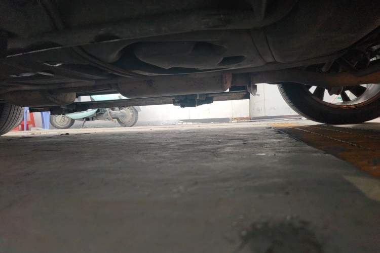 Used Infiniti JX 2013 JX35 Two-Wheel-Drive Excellence Edition Chassis Rear Left