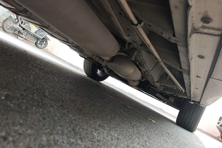 Used Infiniti JX 2013 JX35 Two-Wheel-Drive Excellence Edition Chassis Rear Right